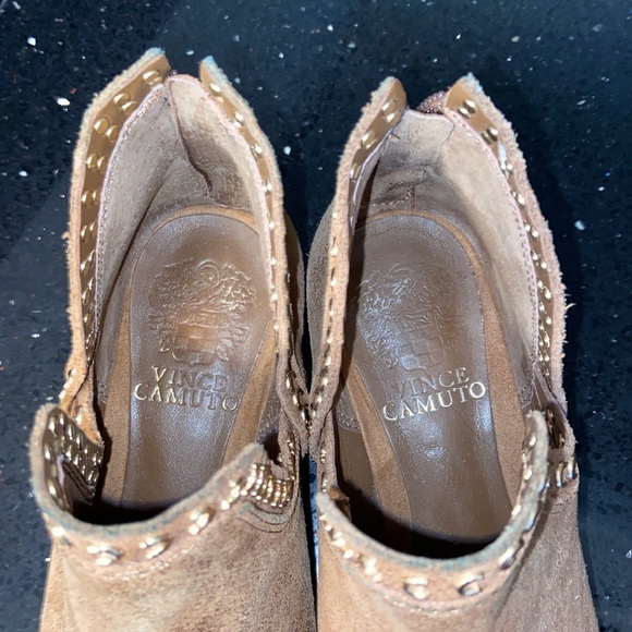 Vince Camuto Prafinta Brown Nubuck Leather Gold Stud Horsheoe Ankle Booties - Picture 11 of 16